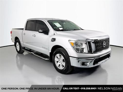 2017 Nissan Titan SV
