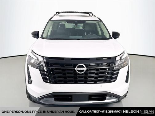 Everest White Pearl Tricoat 2026 Nissan Pathfinder Platinum