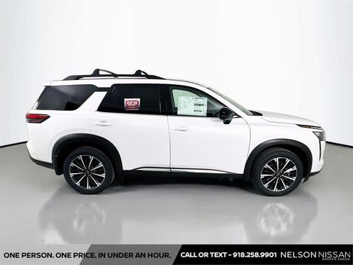 Everest White Pearl Tricoat 2026 Nissan Pathfinder Platinum