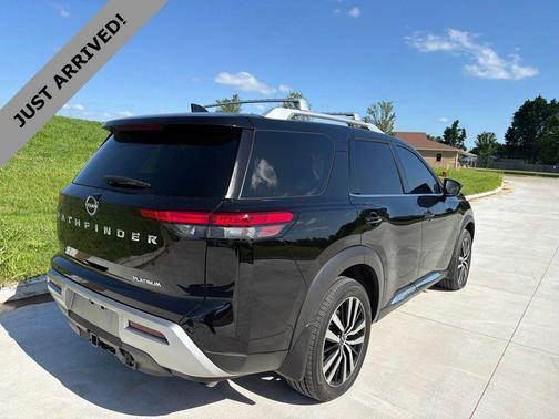 Super Black 2025 Nissan Pathfinder Platinum FWD