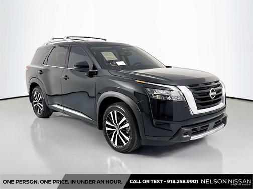 Super Black 2025 Nissan Pathfinder Platinum FWD
