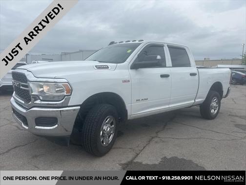 2019 RAM 2500 Tradesman Crew Cab 4x4 6'4' Box
