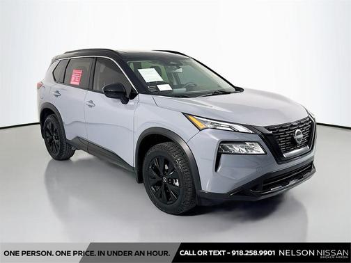 Boulder Gray Pearl/Super Black 2023 Nissan Rogue SV