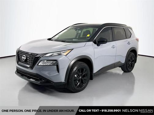 Boulder Gray Pearl/Super Black 2023 Nissan Rogue SV