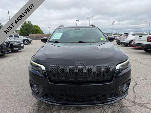 Diamond Black Crystal Pearlcoat 2019 Jeep Cherokee Altitude