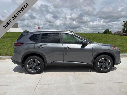 Gun Metallic 2025 Nissan Rogue SV