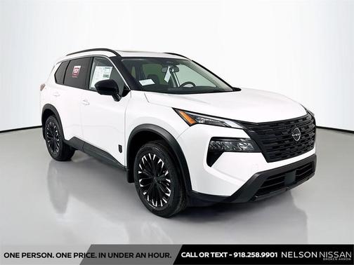 Everest White Pearl Tricoat 2026 Nissan Rogue Dark Armor