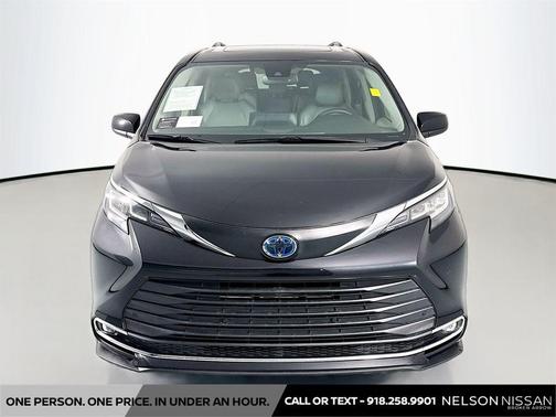 Midnight Black Metallic 2021 Toyota Sienna XLE 8 Passenger