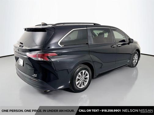 Midnight Black Metallic 2021 Toyota Sienna XLE 8 Passenger