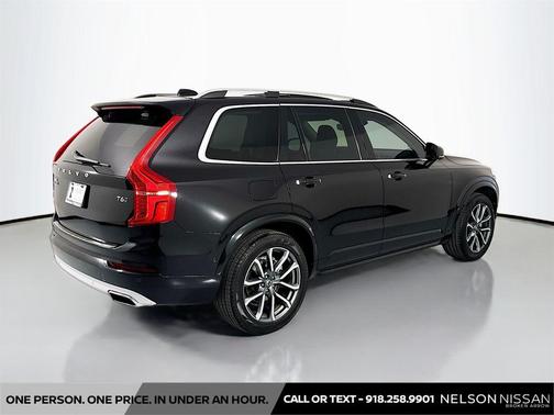 Onyx Black Metallic 2017 Volvo XC90 T6 Momentum