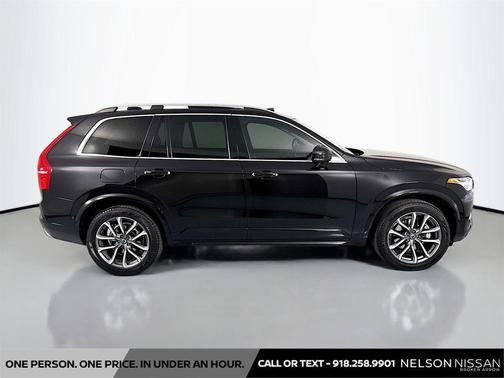 Onyx Black Metallic 2017 Volvo XC90 T6 Momentum