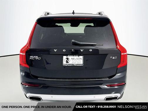 Onyx Black Metallic 2017 Volvo XC90 T6 Momentum