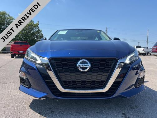 2022 Nissan Altima SR FWD