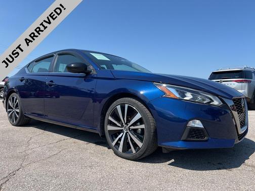 2022 Nissan Altima SR FWD
