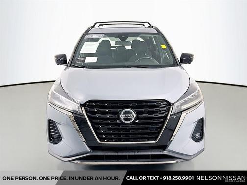Boulder Gray Pearl 2021 Nissan Kicks SR