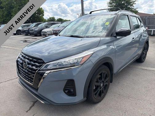 Boulder Gray Pearl 2021 Nissan Kicks SR