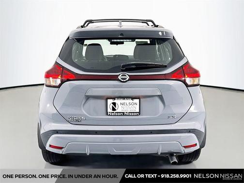 Boulder Gray Pearl 2021 Nissan Kicks SR