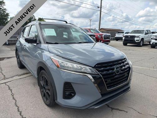 Boulder Gray Pearl 2021 Nissan Kicks SR