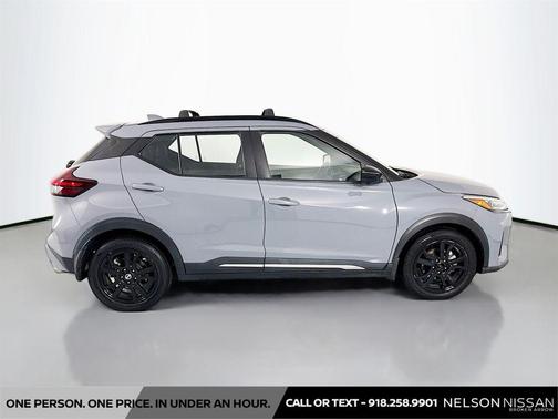 Boulder Gray Pearl 2021 Nissan Kicks SR