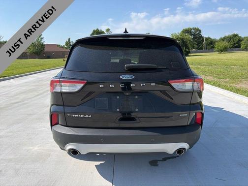 AGATE BLACK METALLIC 2020 Ford Escape Titanium