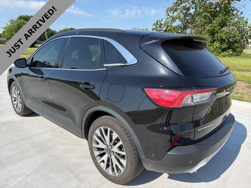 AGATE BLACK METALLIC 2020 Ford Escape Titanium