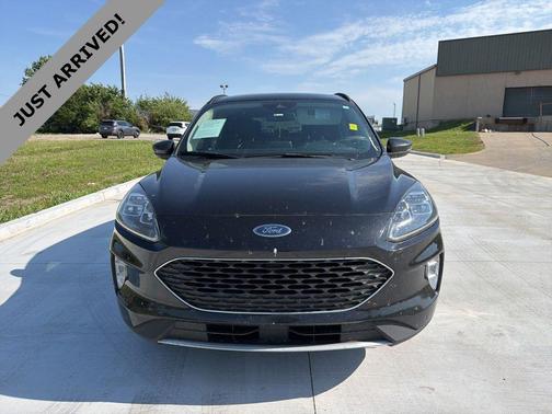 AGATE BLACK METALLIC 2020 Ford Escape Titanium