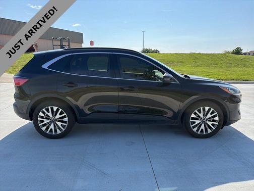 AGATE BLACK METALLIC 2020 Ford Escape Titanium