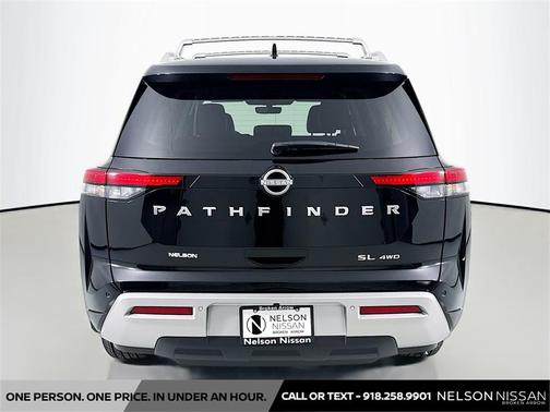 2025 Nissan Pathfinder SL 4WD