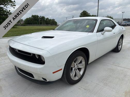 White Knuckle Clearcoat 2023 Dodge Challenger SXT