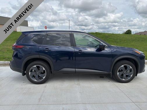 Deep Ocean Blue Pearl 2025 Nissan Rogue SV