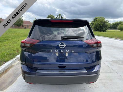 Deep Ocean Blue Pearl 2025 Nissan Rogue SV