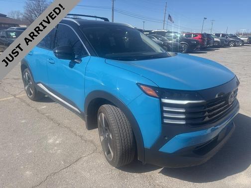 2025 Nissan Kicks SR