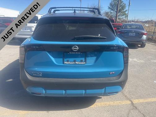 2025 Nissan Kicks SR