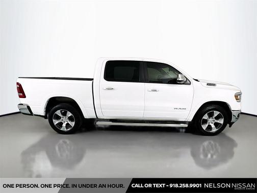 Ivory White Tri-Coat Pearlcoat 2019 RAM 1500 Laramie