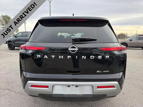 2025 Nissan Pathfinder SL 4WD