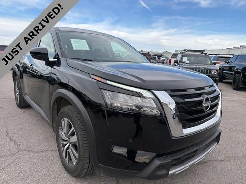 2025 Nissan Pathfinder SL 4WD