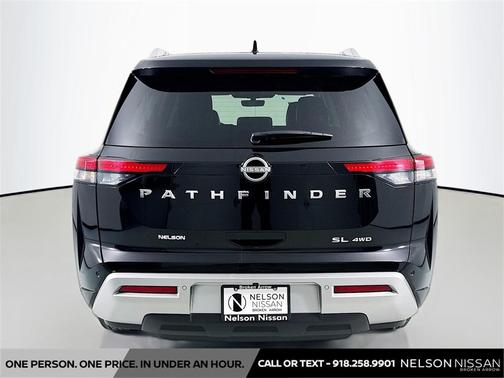 2025 Nissan Pathfinder SL 4WD