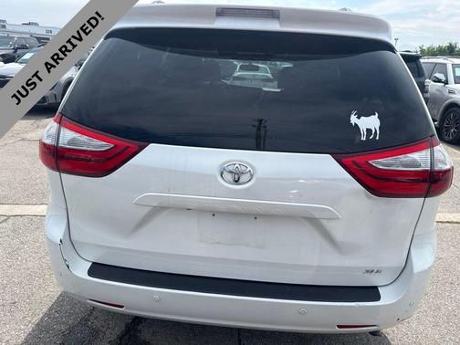 Blizzard Pearl 2015 Toyota Sienna XLE