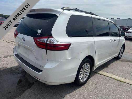 Blizzard Pearl 2015 Toyota Sienna XLE