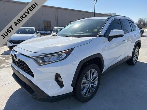 2020 Toyota RAV4 XLE Premium
