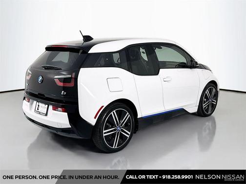 Capparis White w/BMW i Frozen Blue Accent 2016 BMW i3 Base w/Range Extender