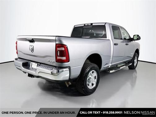 2020 RAM 2500 Tradesman Crew Cab 4X4 6'4' Box