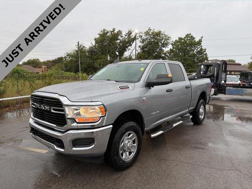 2020 RAM 2500 Tradesman Crew Cab 4X4 6'4' Box