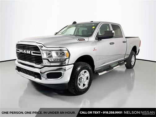 2020 RAM 2500 Tradesman Crew Cab 4X4 6'4' Box