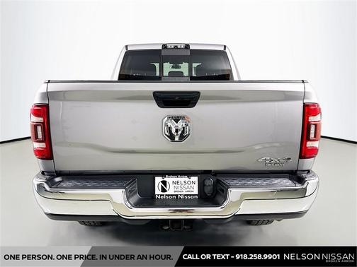 2020 RAM 2500 Tradesman Crew Cab 4X4 6'4' Box