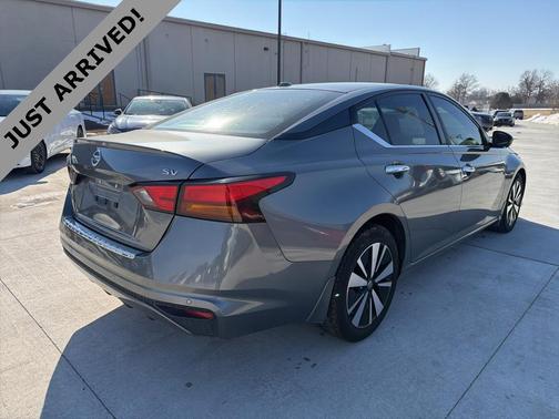 2022 Nissan Altima 2.5 SV