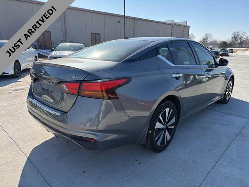 2022 Nissan Altima 2.5 SV