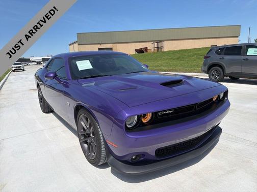 Plum Crazy Pearlcoat 2023 Dodge Challenger R/T Scat Pack