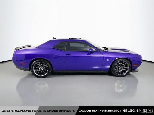 Plum Crazy Pearlcoat 2023 Dodge Challenger R/T Scat Pack