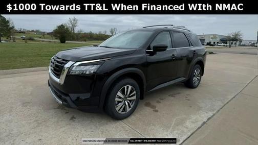 2025 Nissan Pathfinder SL 4WD